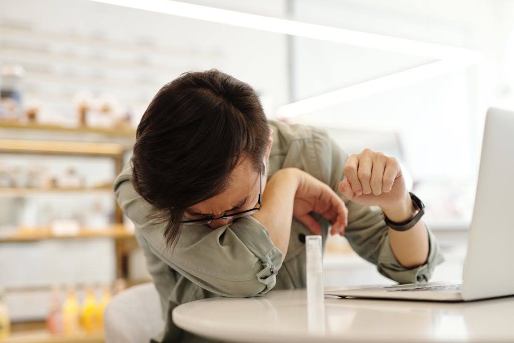 Bronchitis vs Pneumonia: What’s the Difference?
