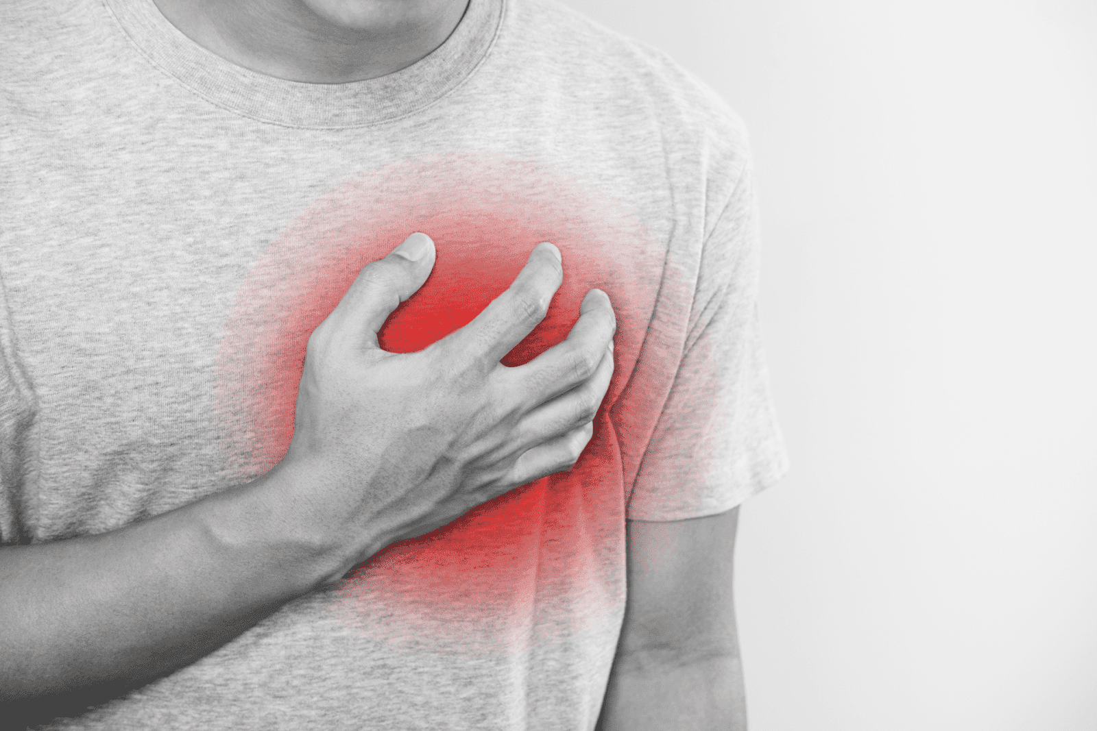 Chest Tightness or Pain? Could Be a Heart Attack, Here’s When to Act